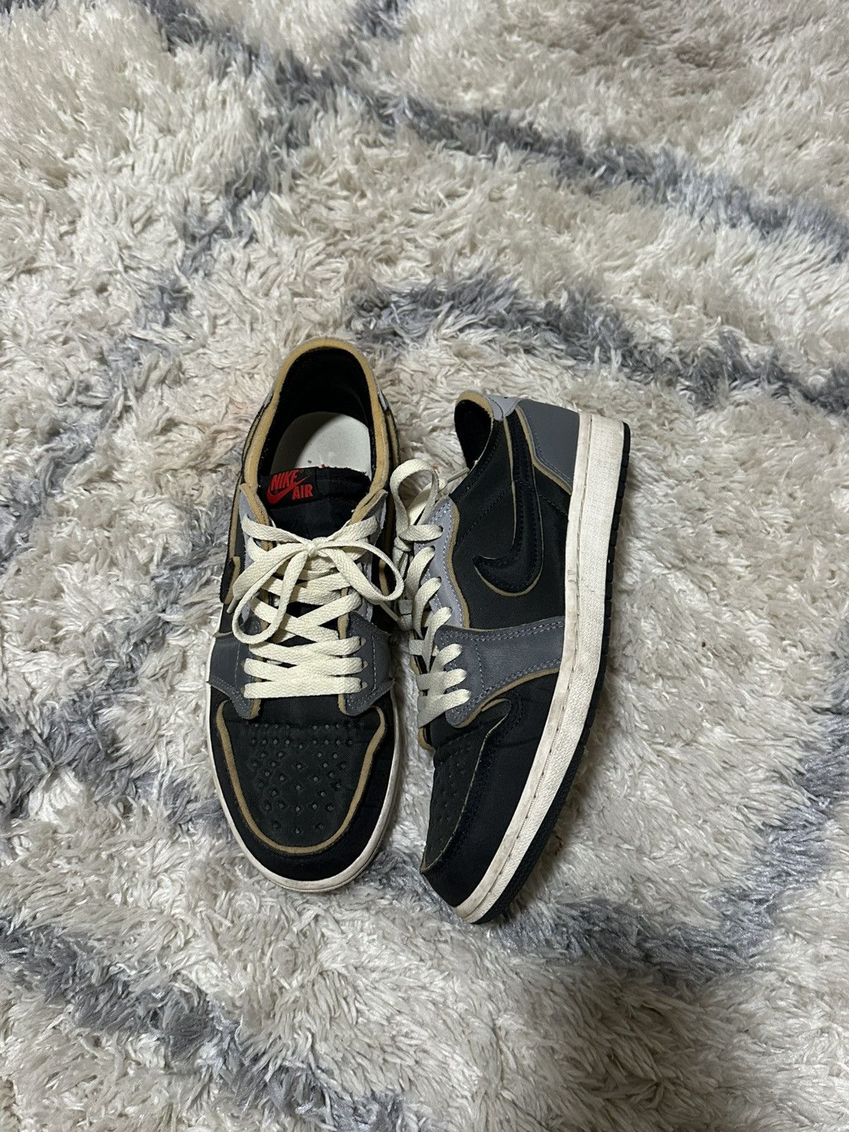 Jordan Brand × Nike Jordan 1 Low OG Smoke Grey Size US 9 / EU 42 - 3 Thumbnail