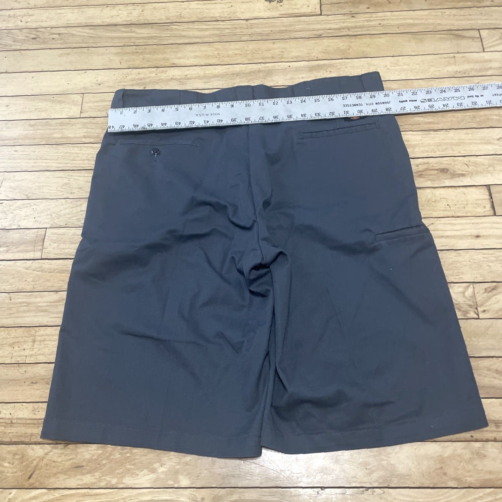 Dickies VINTAGE Dickies Shorts Men 38 Relaxed Fit Y2k Streetwear Twill Cotton Hip Hop Work Chino Gray Baggy Casual Shorts Size US 38 / EU 54 - 7 Thumbnail