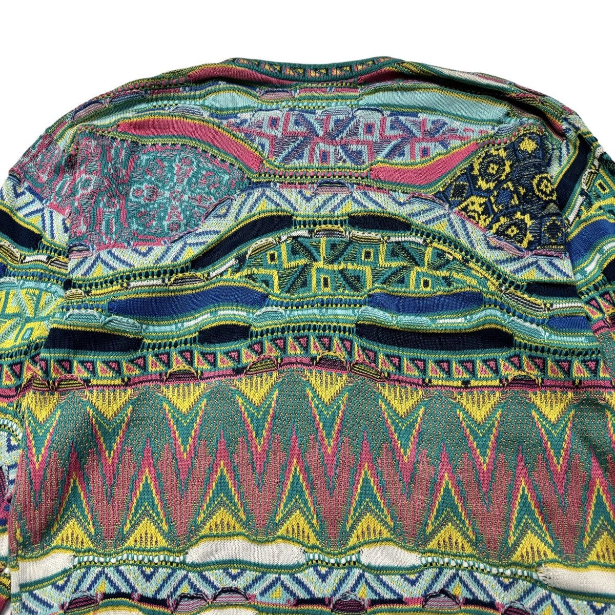 Coogi Vintage Coogi 3d Knit Sweater Size US L / EU 52-54 / 3 - 9 Thumbnail