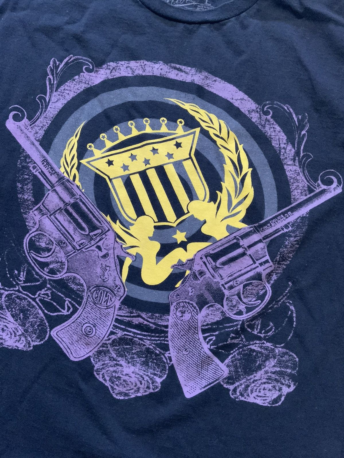 Vintage Vintage Y2K Silver Star Colt 38 Revolver Cyber Grunge TShirt Size US L / EU 52-54 / 3 - 3 Thumbnail