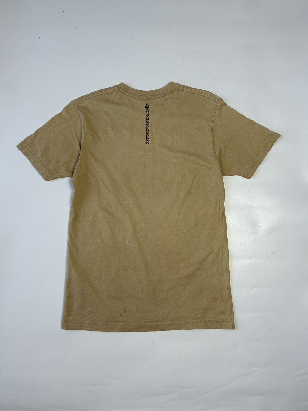 Japanese Brand × Uniqlo UNIQLO BEIGE CLASSIC TEE Size US S / EU 44-46 / 1 - 3 Thumbnail