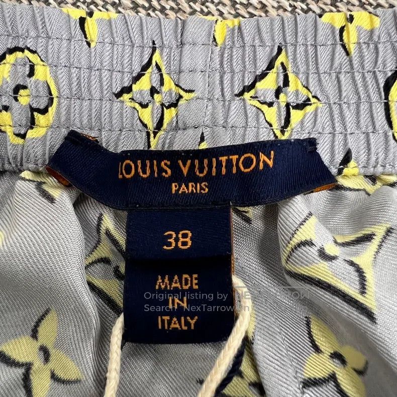 Louis Vuitton Louis Vuitton Blue presbyopic silk shorts Size US 38 / EU 54 - 3 Thumbnail