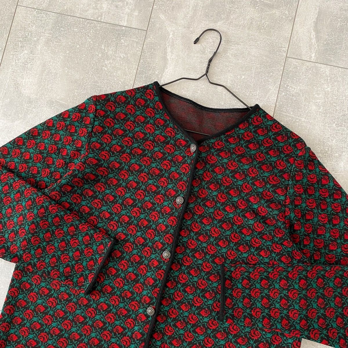Japanese Brand 90s Vintage Japanese Unisex Hand Knit Roses Cardigan Size M / US 6-8 / IT 42-44 - 1 Thumbnail