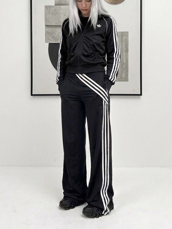 Adidas Very Rare Adidas 3 Stripe Sexy Yoga Low Waisted Flared Size 28" / US 6 / IT 42 - 1 Thumbnail