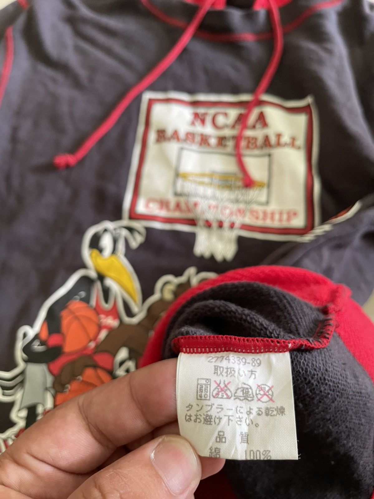 NCAA NCAA BASKETBALL CHAMPIONSHIP TAZMANIA HOODIES Size US L / EU 52-54 / 3 - 8 Thumbnail