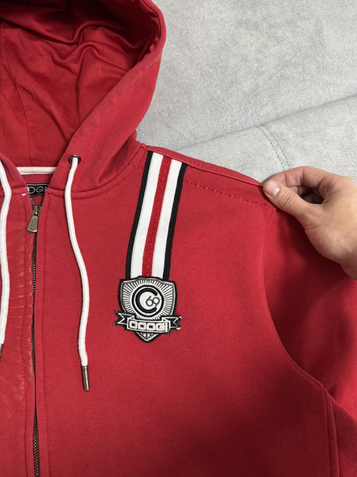 Coogi Vintage Coogi Red Classic Men’s Hoodie Size XL Size US XL / EU 56 / 4 - 6 Thumbnail
