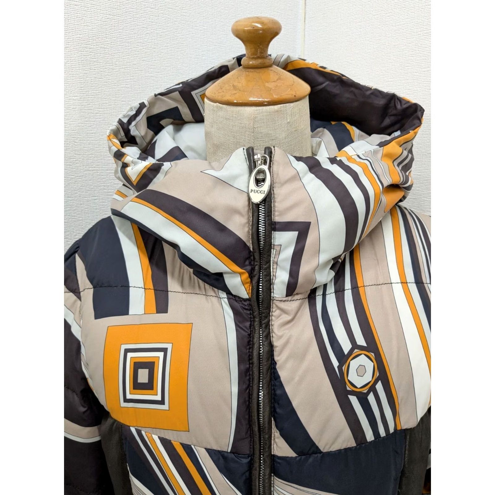 Emilio Pucci Emilio Pucci Down Jacket Geometric Design Multicolor Nylon Long Sleeve Women's Size XS / US 0-2 / IT 36-38 - 2 Thumbnail