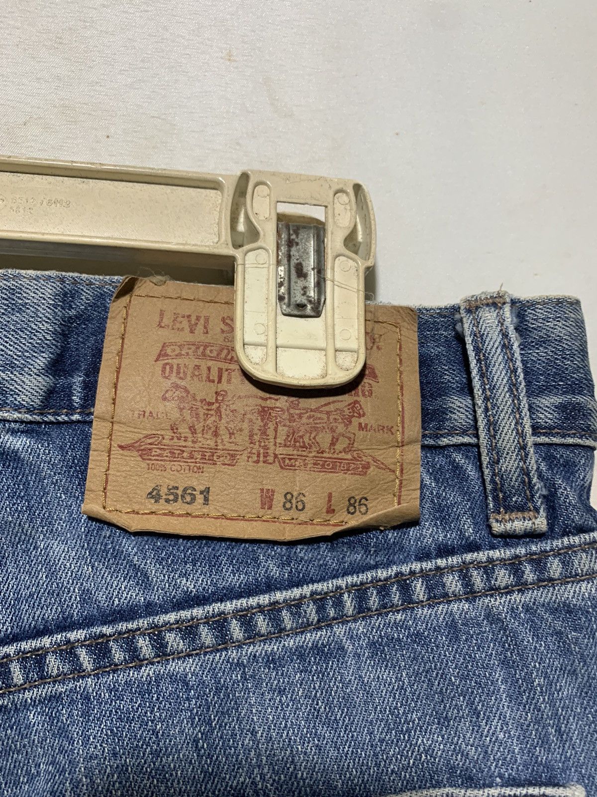 Levi's Vintage Clothing Vintage Levi’s Baggy Jeans Size US 33 - 7 Thumbnail