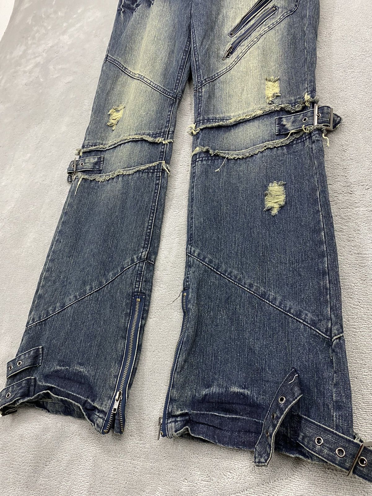 Japanese Brand Black Baccara Distressed Bondage Denim Flared Size US 35 - 5 Thumbnail