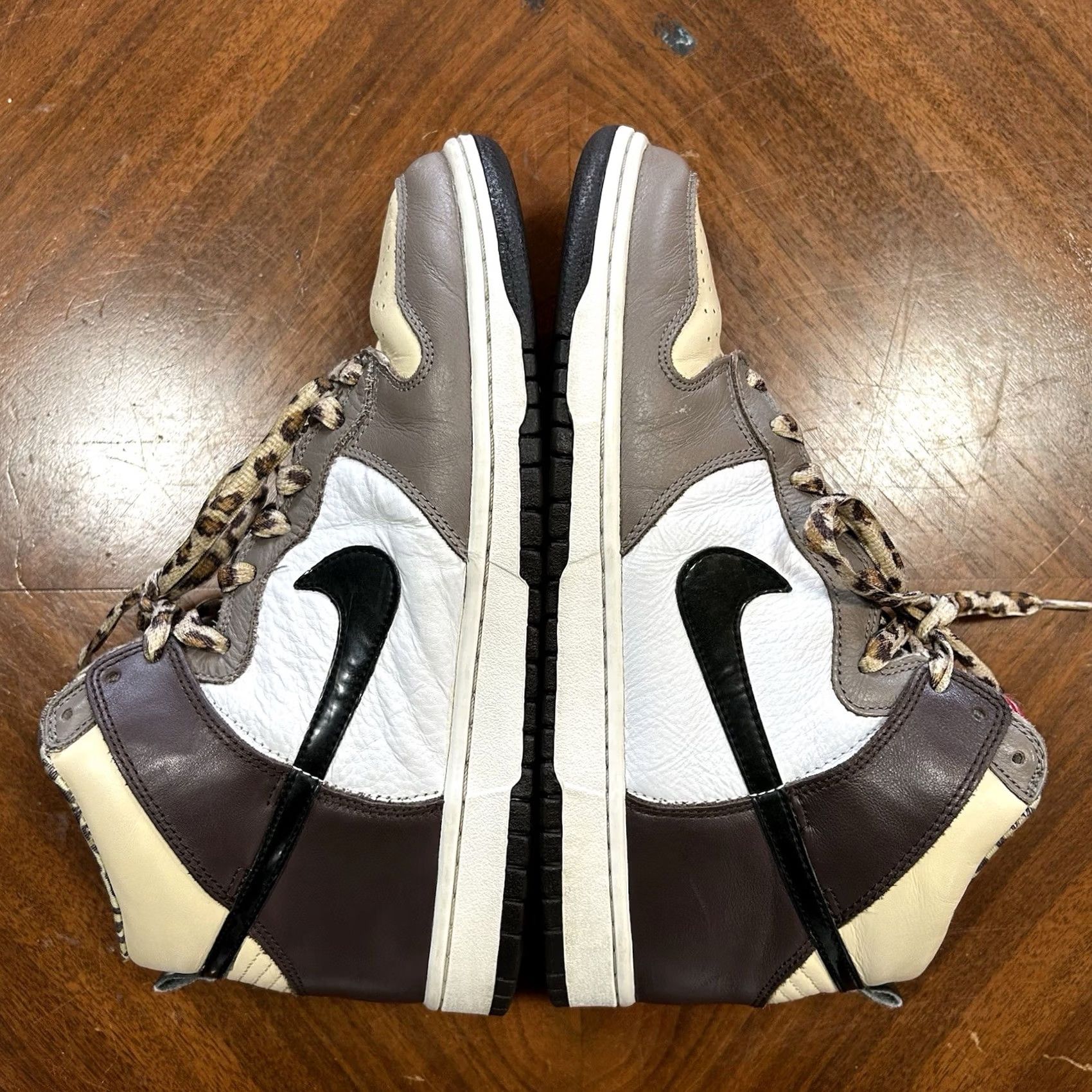 Nike VINTAGE Nike SB Dunk High Ferris Bueller 2008 Sneaker Shoes Mens 10.5 Brown OC 305050-201 OG ALL Used Great Condition Size US 10 / EU 43 - 4 Thumbnail