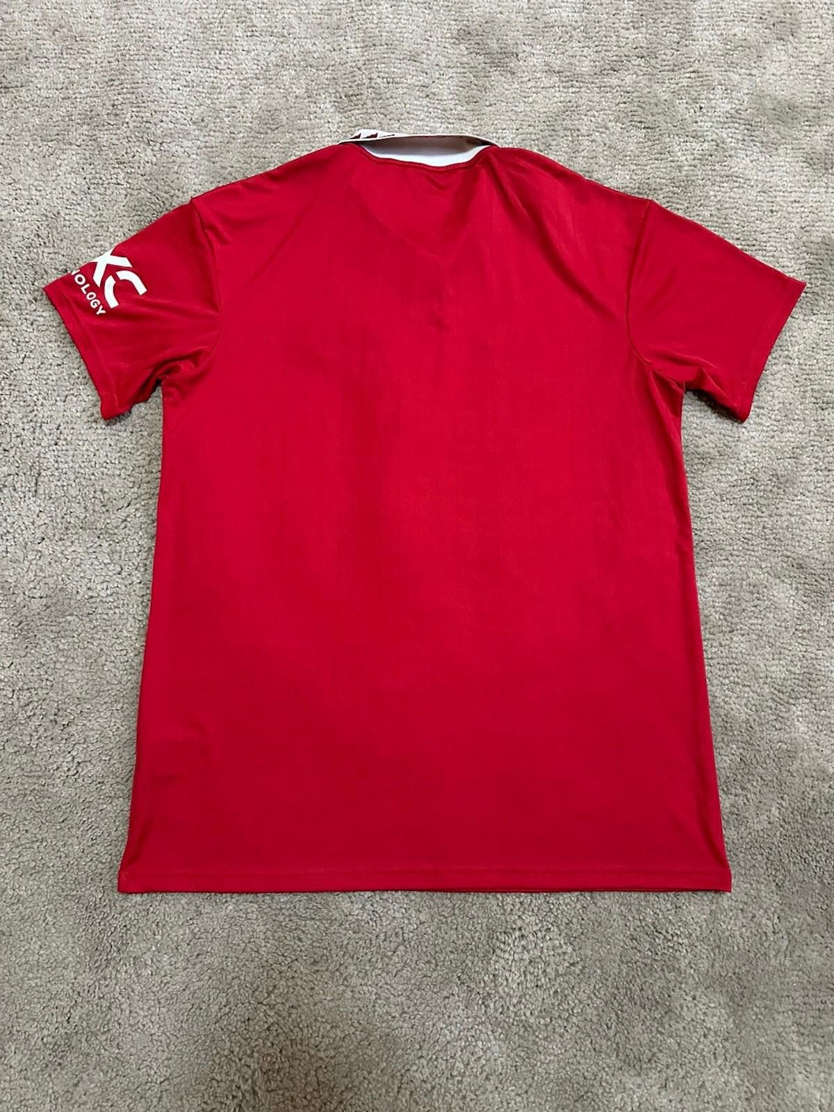 Designer Manchester United 2022/23 Home Football Shirt Soccer Jersey Size US L / EU 52-54 / 3 - 7 Thumbnail