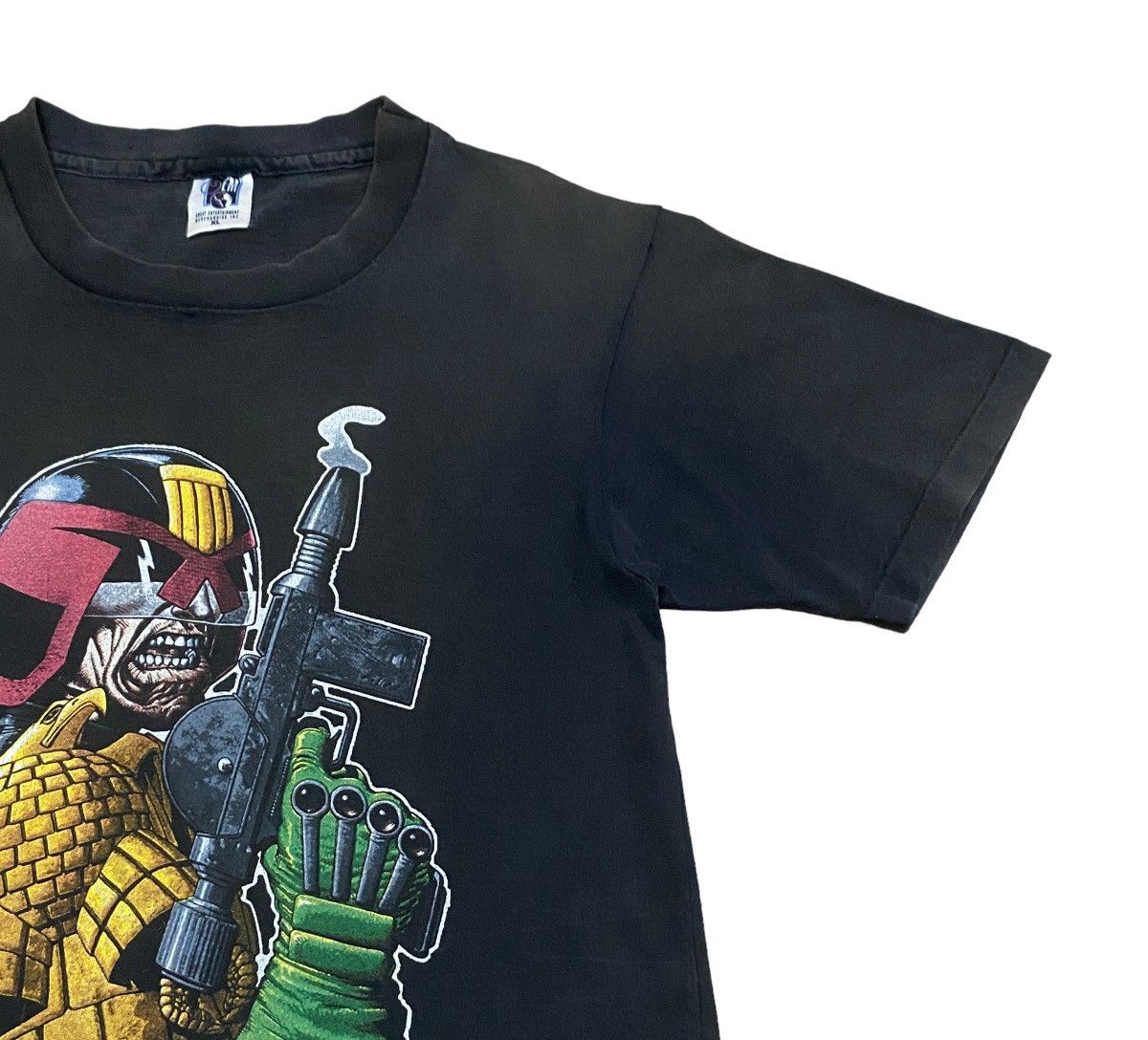 Vintage Rare Design Vintage Action Movie Judge Dredd T-shirt 1995s Size US XL / EU 56 / 4 - 6 Thumbnail
