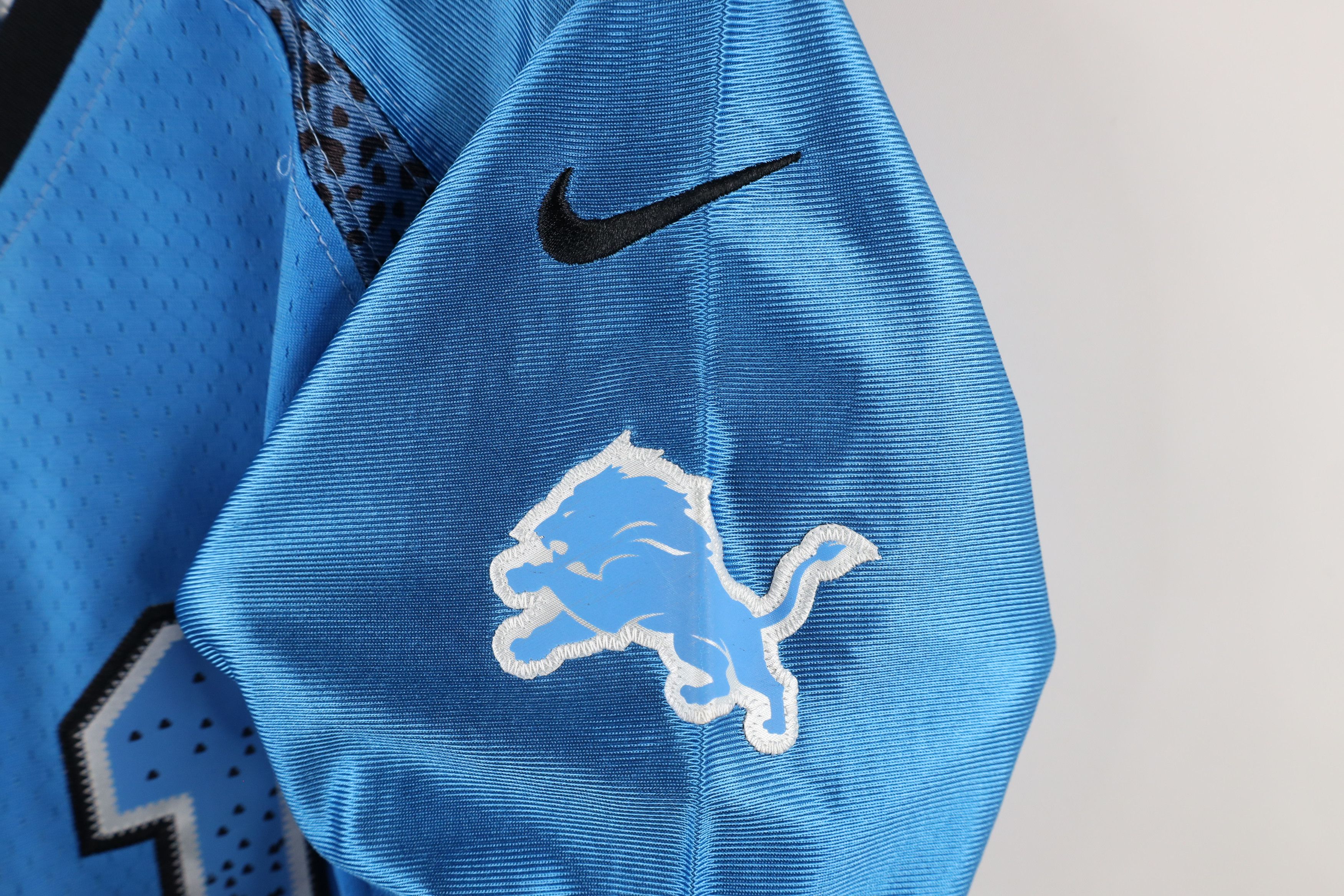 Nike × Vintage Nike On Field Johnson Detroit Lions Football Jersey Blue #81 Size S / US 4 / IT 40 - 4 Thumbnail