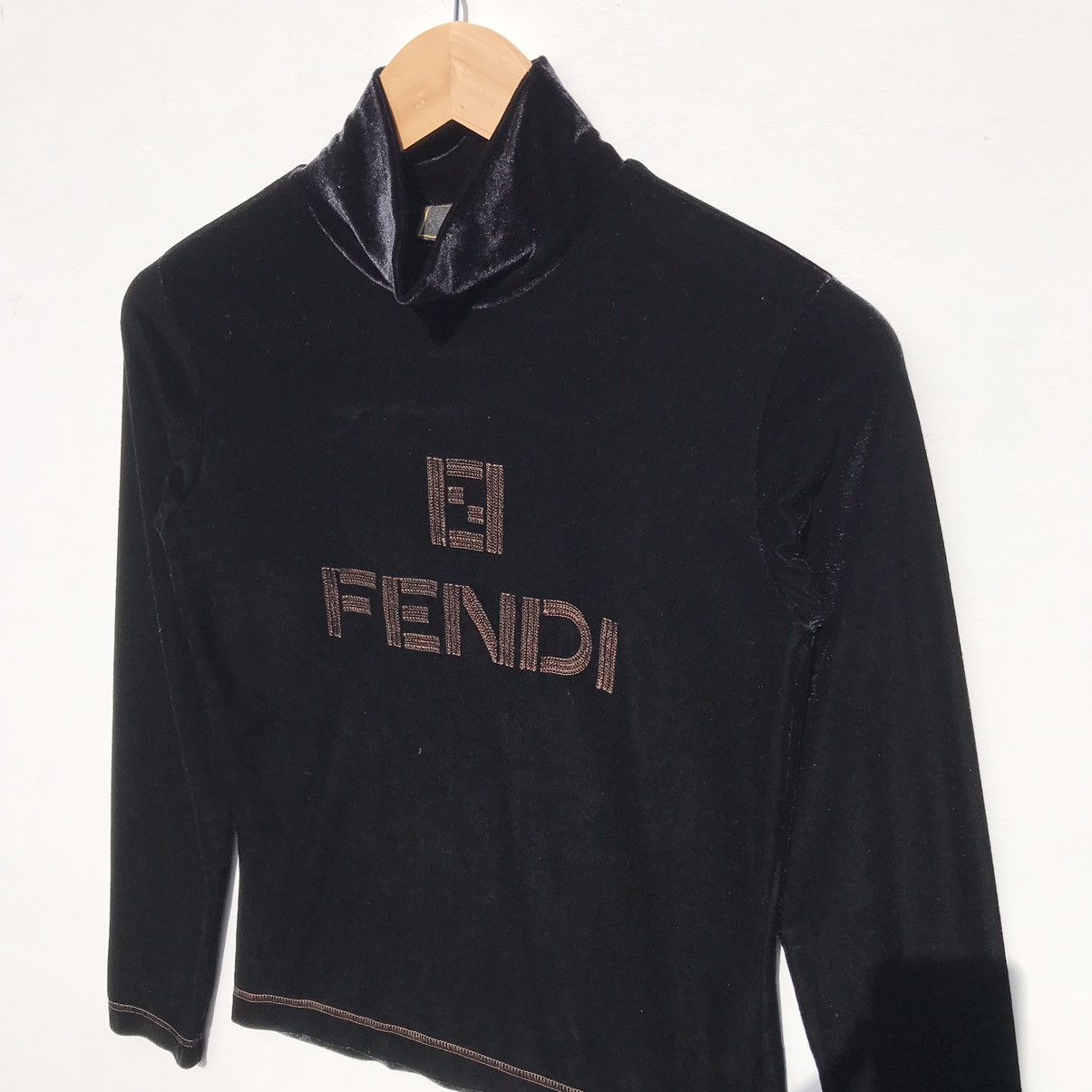 Fendi Vintage Fendi Velvet Shirt Spellout Embroidery Fendi Luxury Size S / US 4 / IT 40 - 6 Thumbnail