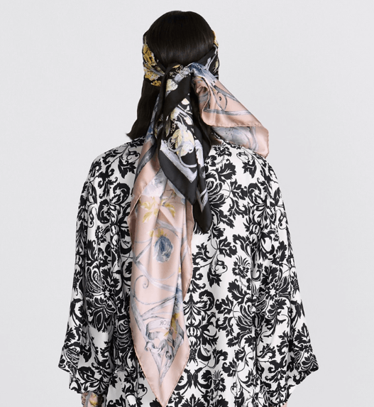 Dior o1w1db10424 Size: OS Dior Square Scarf in Black/Gold Size ONE SIZE - 5 Thumbnail