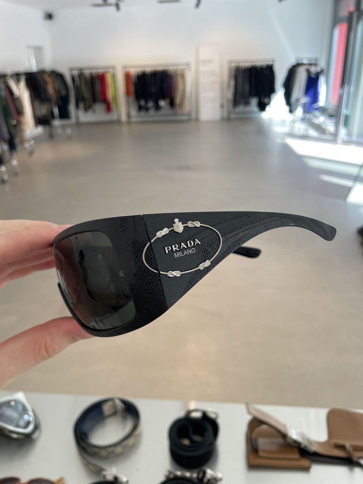 Prada Prada shied sunglasses Size ONE SIZE - 5 Thumbnail
