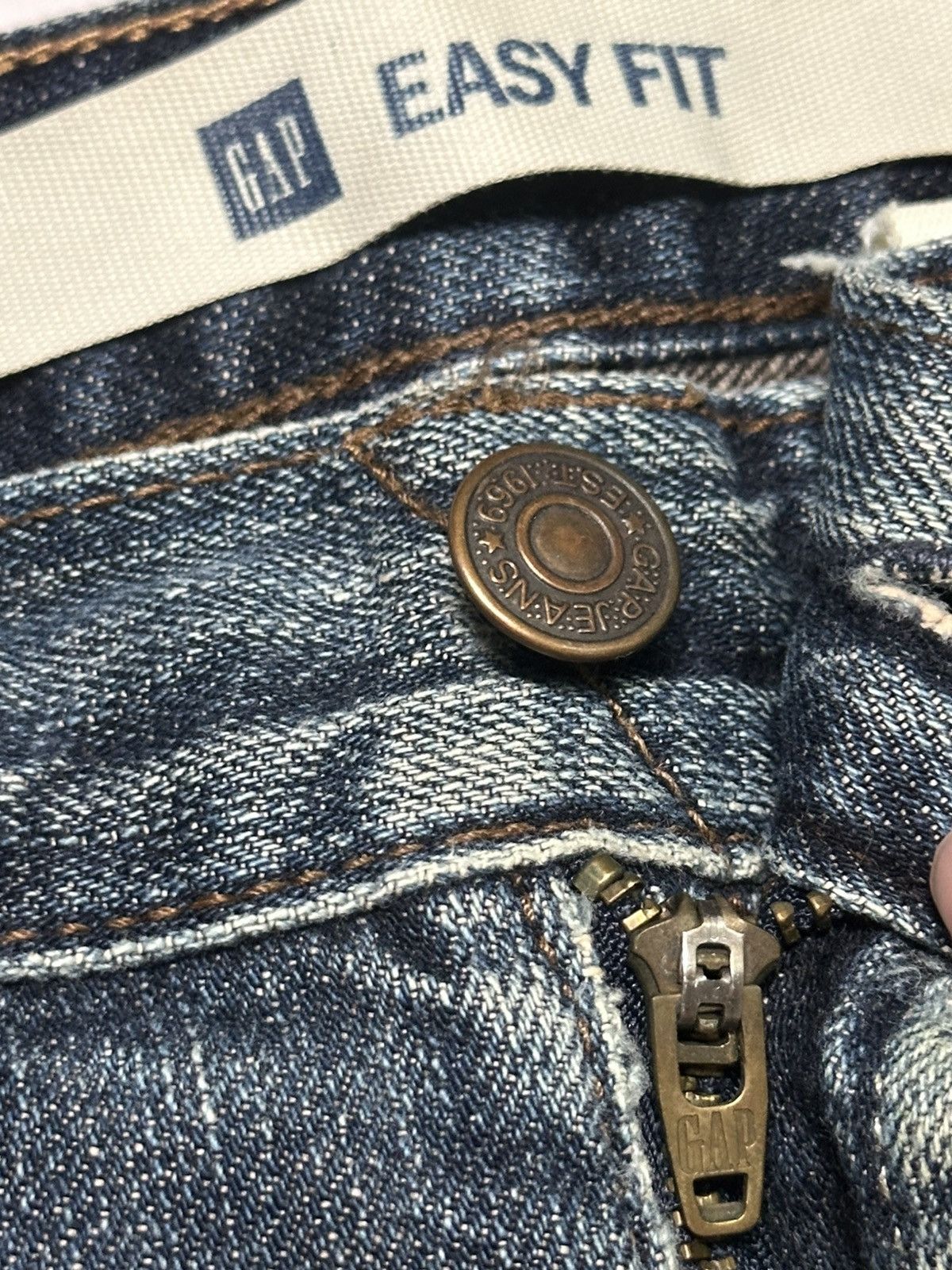 Gap GAP Vintage Straight Loose Distressed Jeans With Faded Wash Size US 31 - 11 Thumbnail