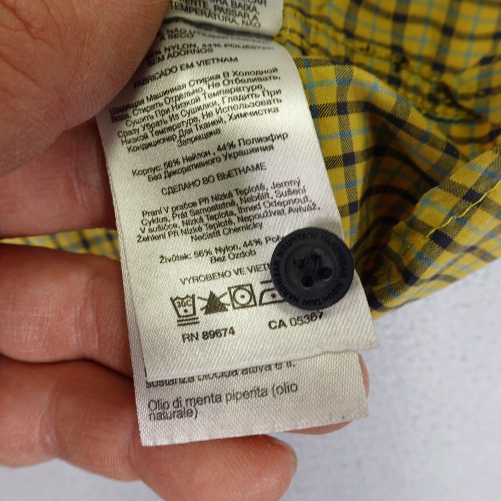 Mountain Hardwear Mountain Hardwear Shirt Men Large Yellow Plaid Button Up Hiking Lightweight Flex Size US L / EU 52-54 / 3 - 6 Thumbnail
