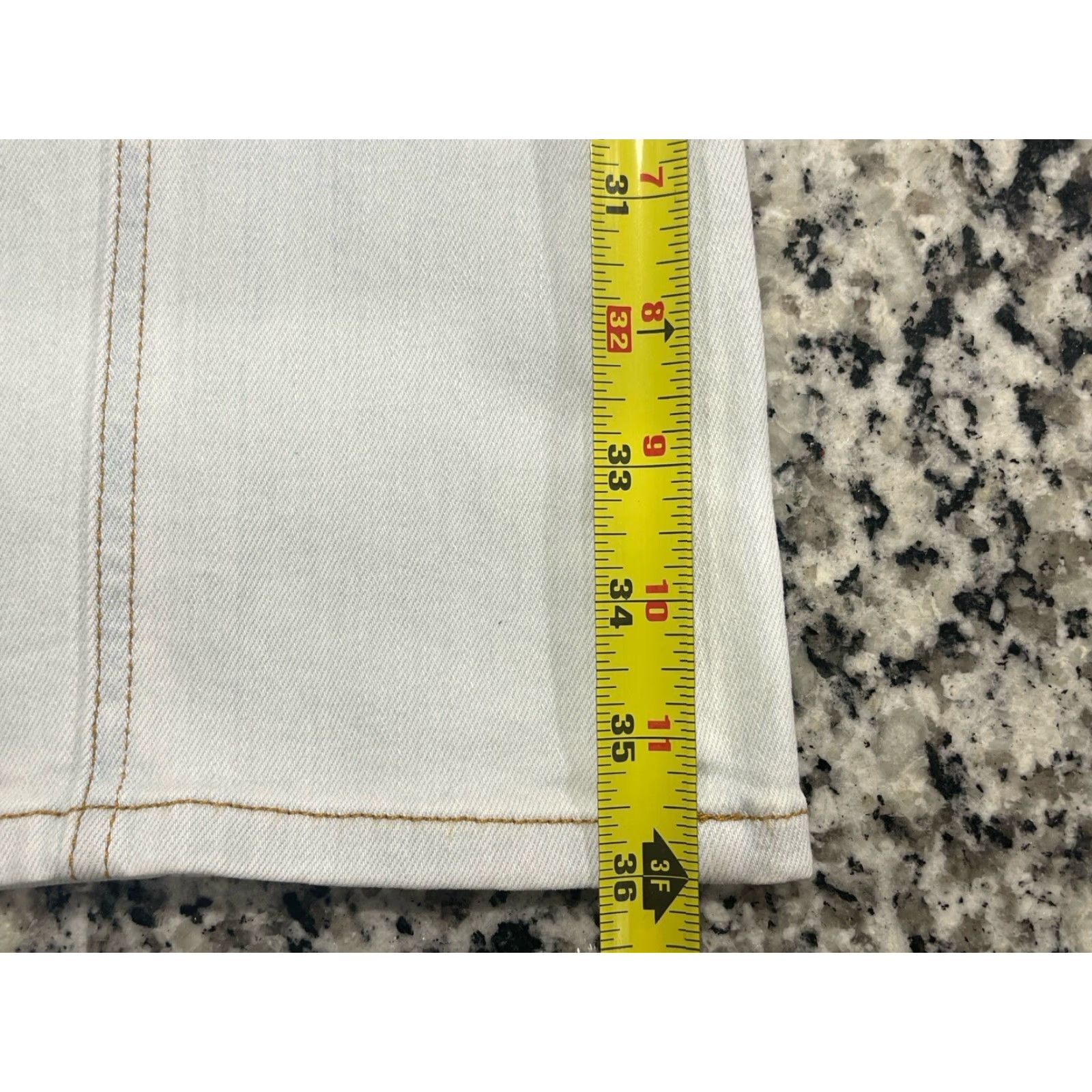 Veronica Beard VINTAGE Veronica Beard Jeans Flared Wide Leg 11” Belize White Cotton Blend Women 27/4 Made in USA Size 27" / US 4 / IT 40 - 7 Thumbnail