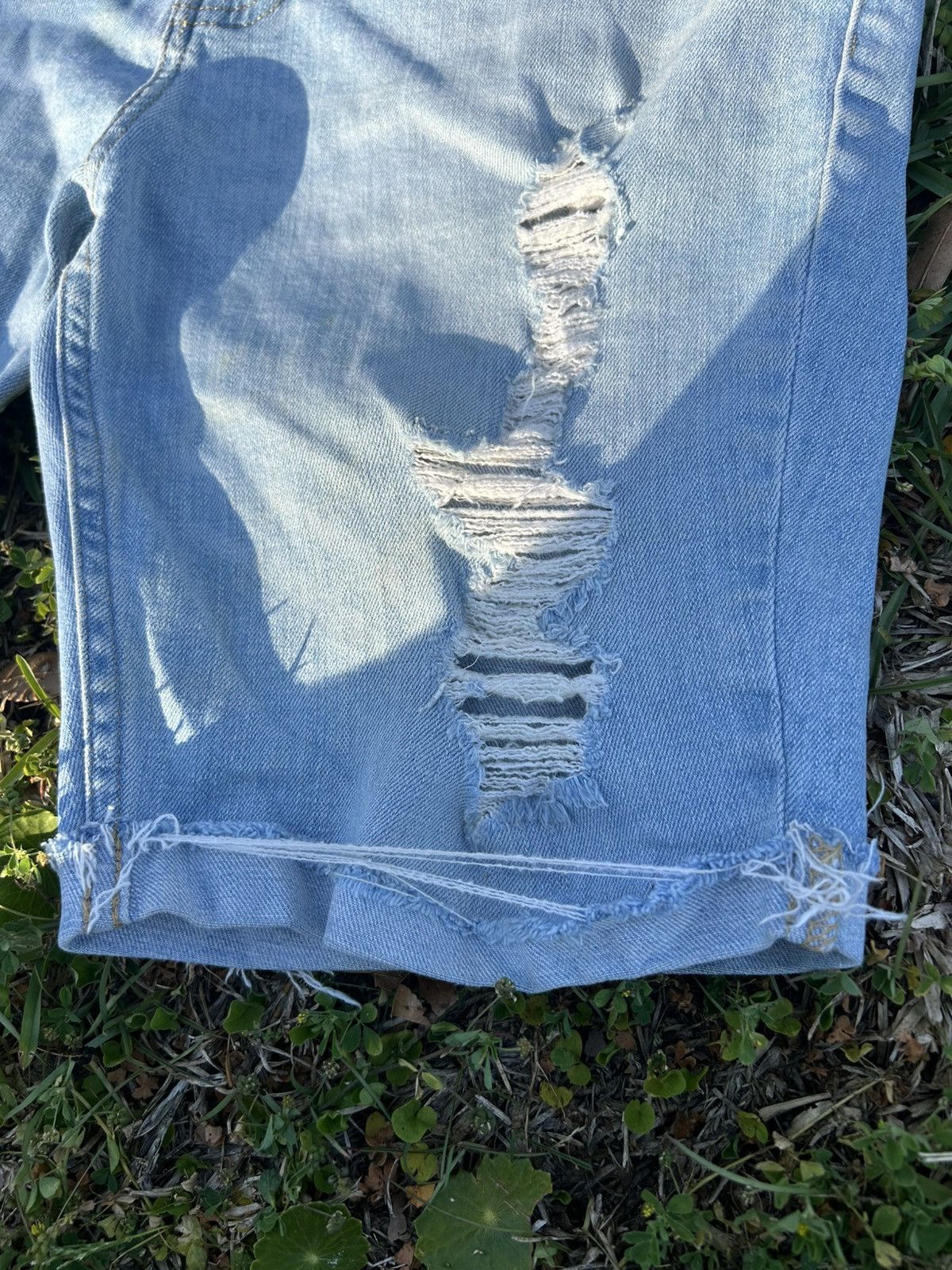 Hollister Hollister ripped jorts Size US 32 / EU 48 - 2 Thumbnail