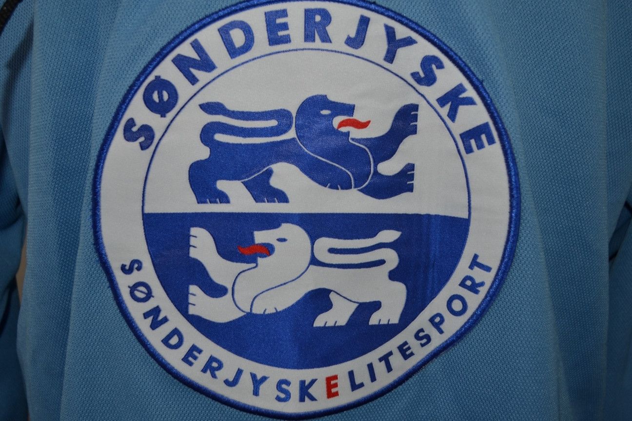NHL × Vintage SønderjyskE Ishockey Sonderjyske Hockey mitre NEW jersey Size US XXL / EU 58 / 5 - 5 Thumbnail