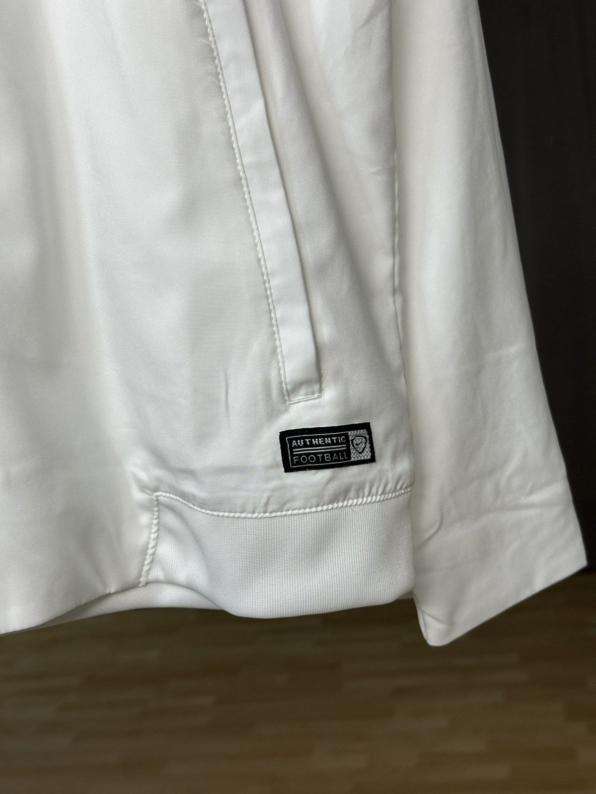 Nike Vintage Nike Roma Blokecore Nylon Jacket Y2K Football Size US L / EU 52-54 / 3 - 6 Thumbnail