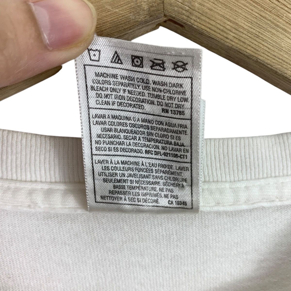Vintage Vintage WHITNEY BIENNIAL museum of american art tee Size US M / EU 48-50 / 2 - 13 Thumbnail