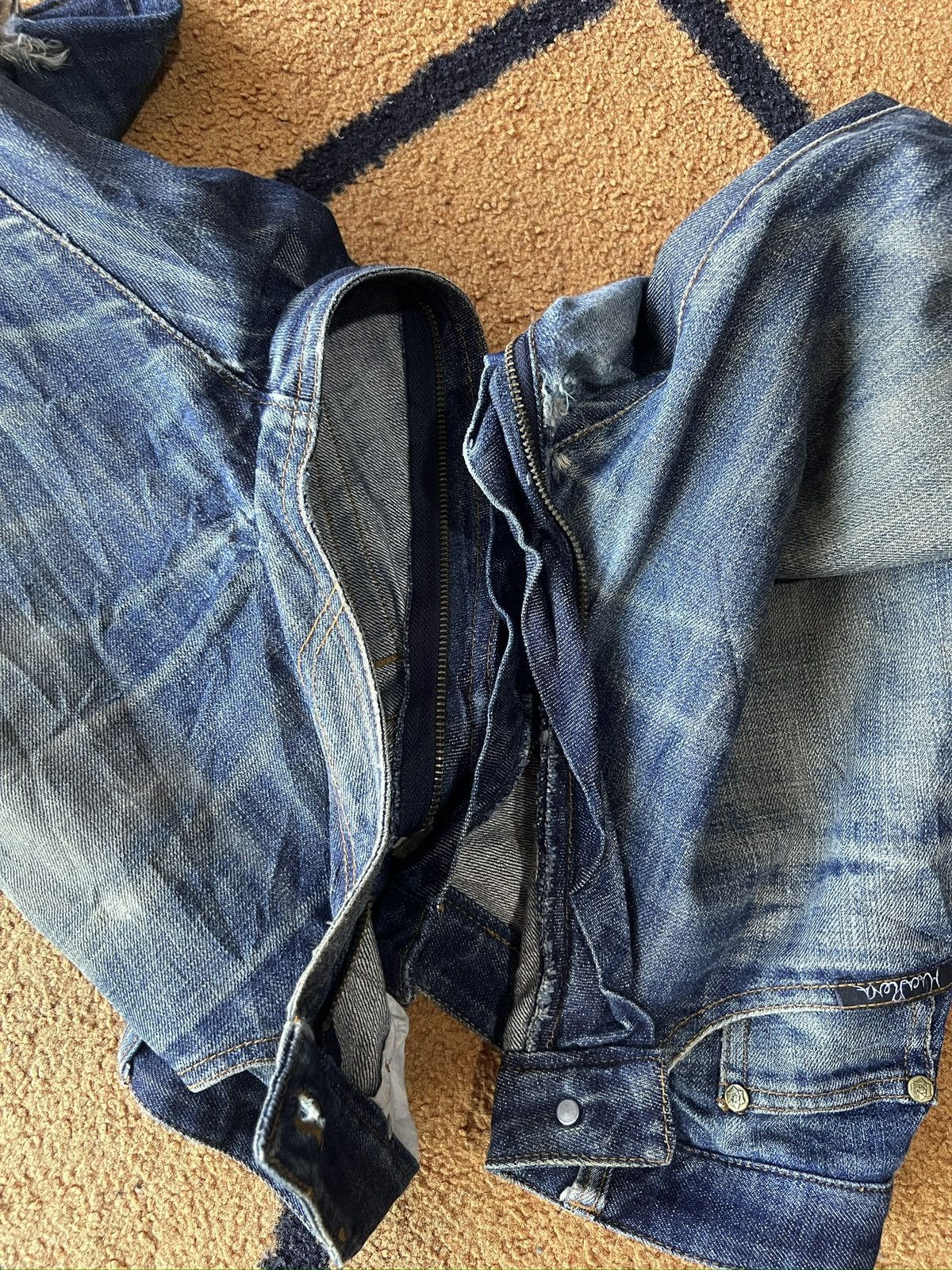Other 🔥Rare Macarena Full Zipper Distressed Denim Size US 33 - 15 Thumbnail