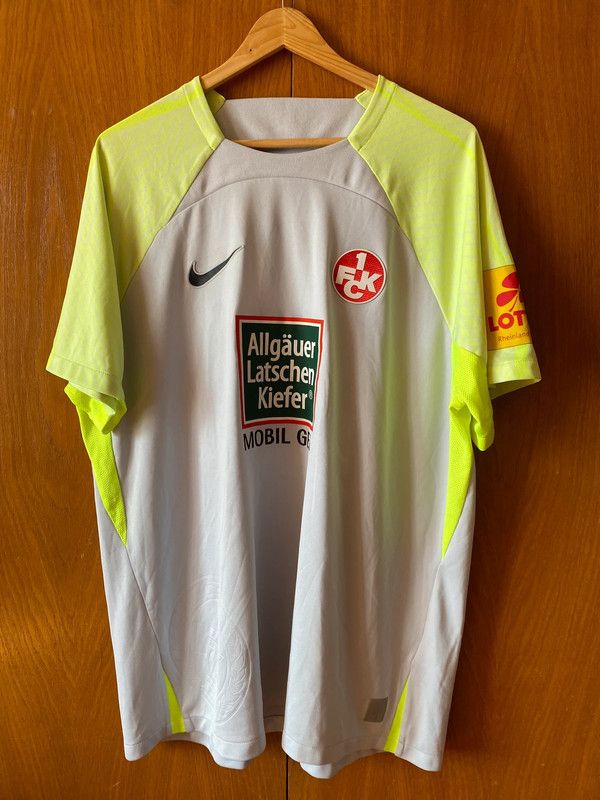 Nike Football shirt Kaiserslautern Size US XXL / EU 58 / 5 - 7 Thumbnail