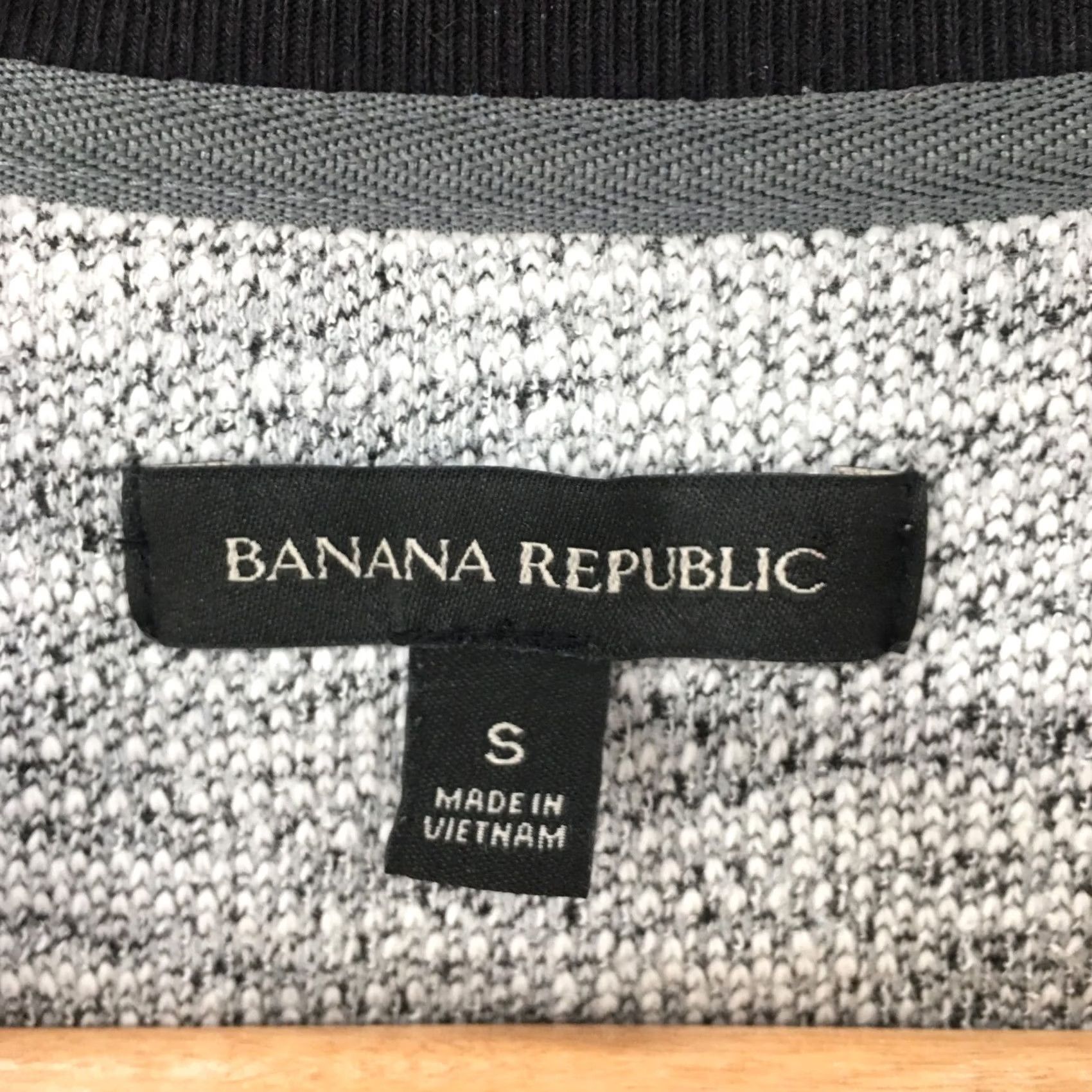 Banana Republic Banana Republic Pullover Sweater Mens S Gray Cotton Blend Henley Raglan Sleeve Shirt Size US S / EU 44-46 / 1 - 6 Thumbnail