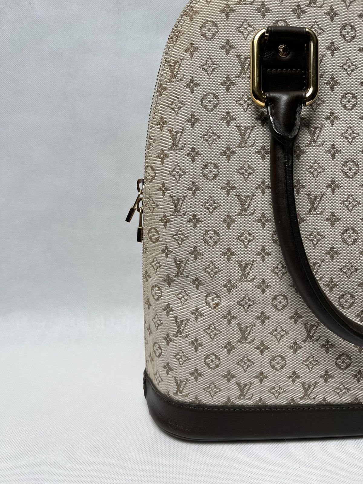 Louis Vuitton Louis Vuitton Alma cloth handbag grey monogram rare Size ONE SIZE - 10 Thumbnail