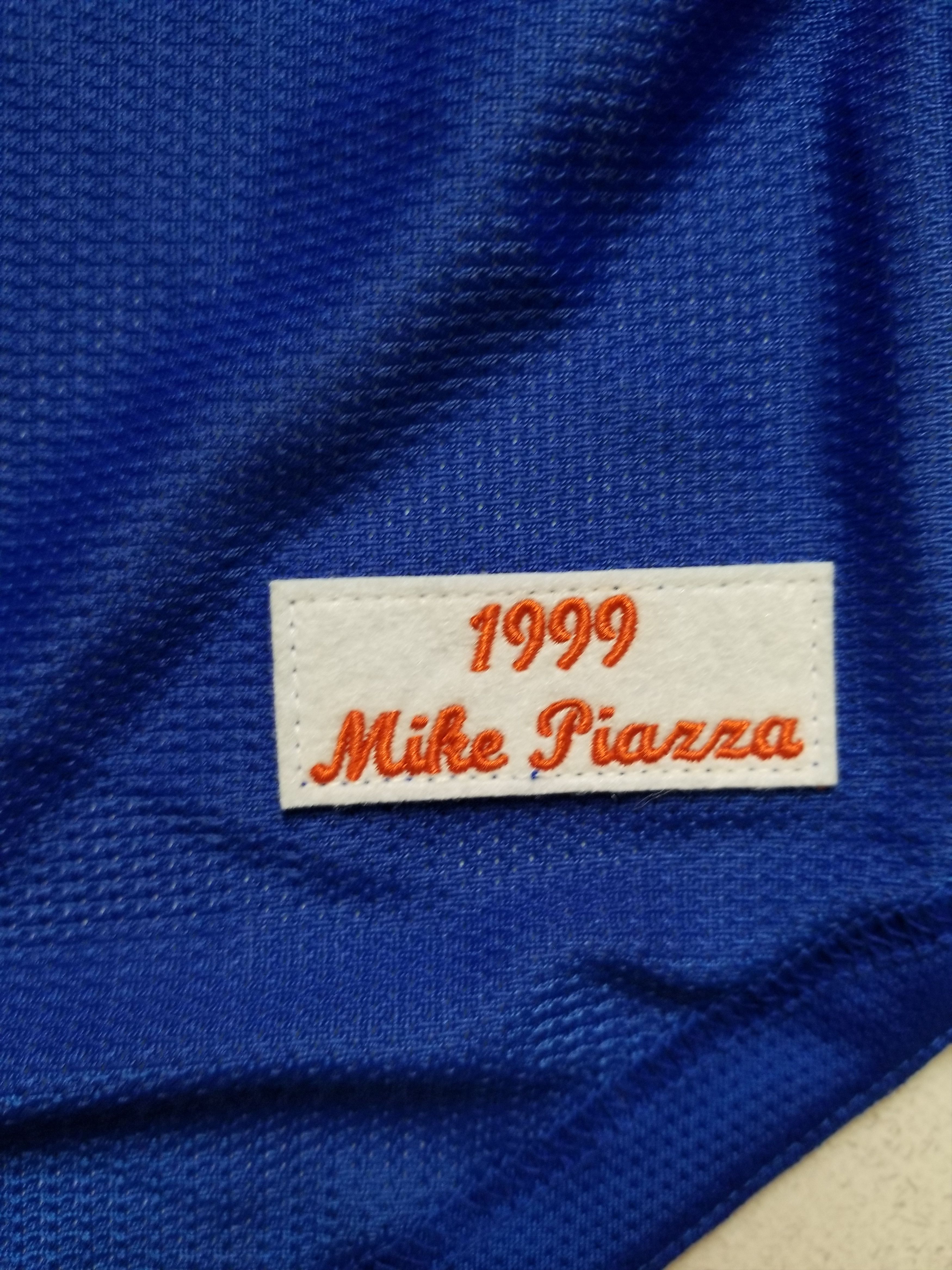 Mitchell & Ness Authentic Mike Piazza New York Mets 1999 Button Jersey Size US M / EU 48-50 / 2 - 8 Thumbnail