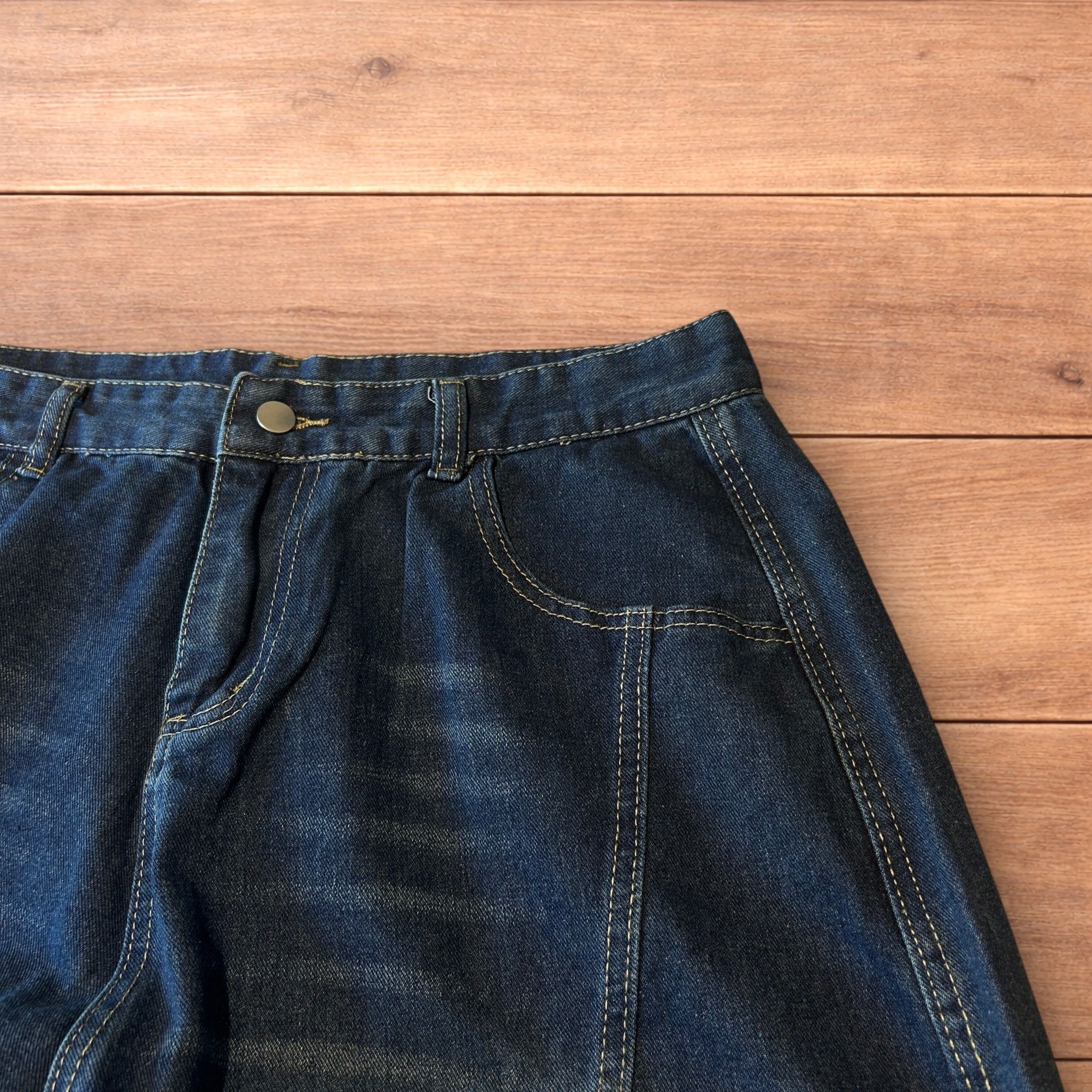 Japanese Brand Vintage style baggy wide leg skater jeans w. fade in blue. Size US 36 / EU 52 - 3 Thumbnail