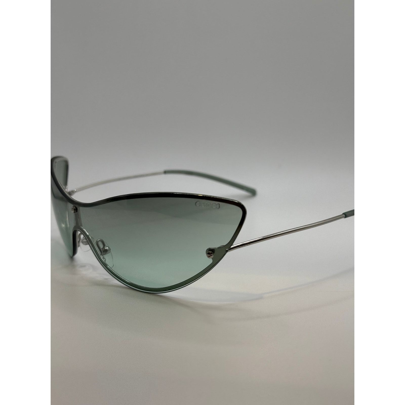 Gucci 2000s Gucci by Tom Ford iconic cat-eye sunglasses Size ONE SIZE - 5 Thumbnail
