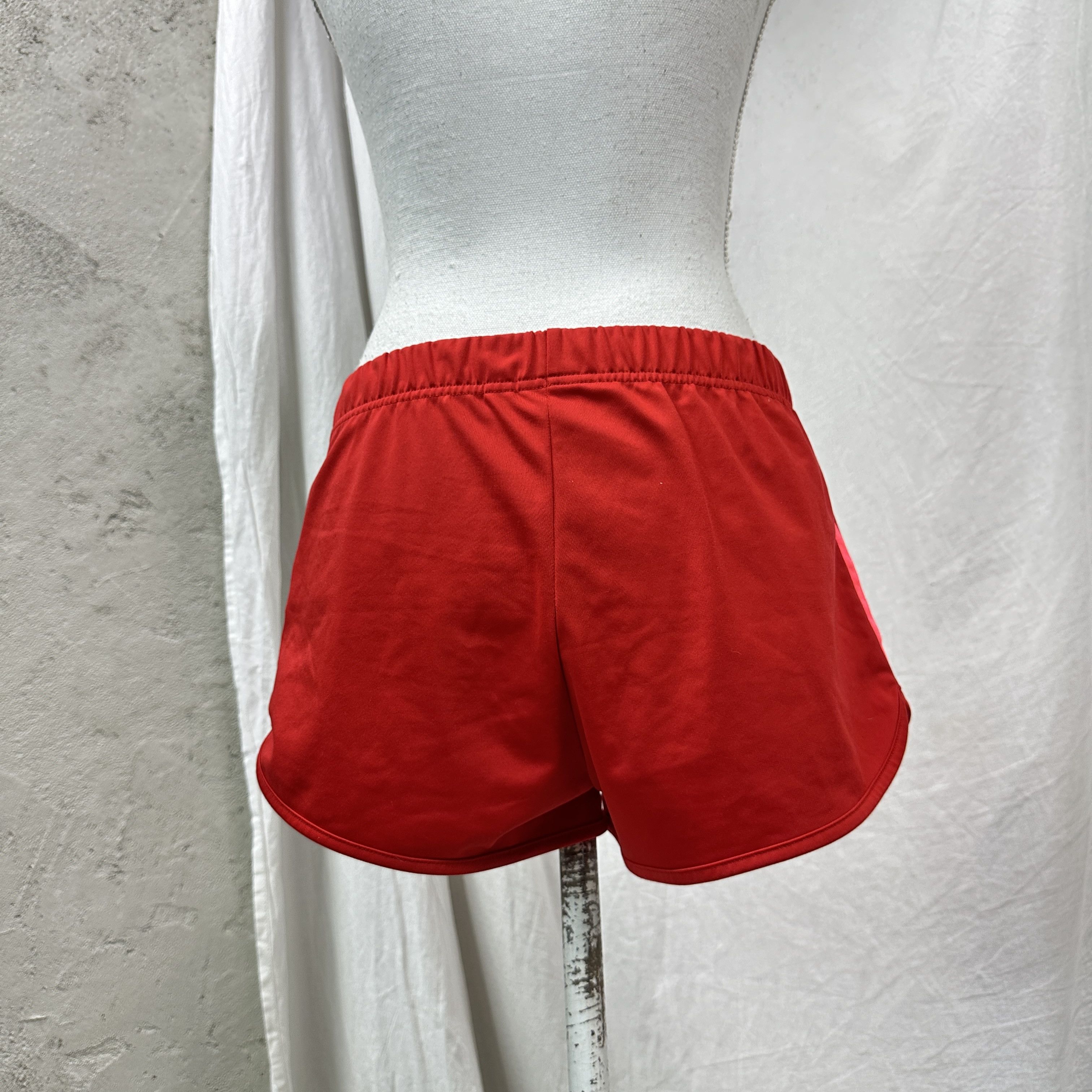 Adidas Vintage Sporty Streetwear Athleisure Adidas Shorts Y2K Size 25" / US 0 / IT 36 - 9 Thumbnail