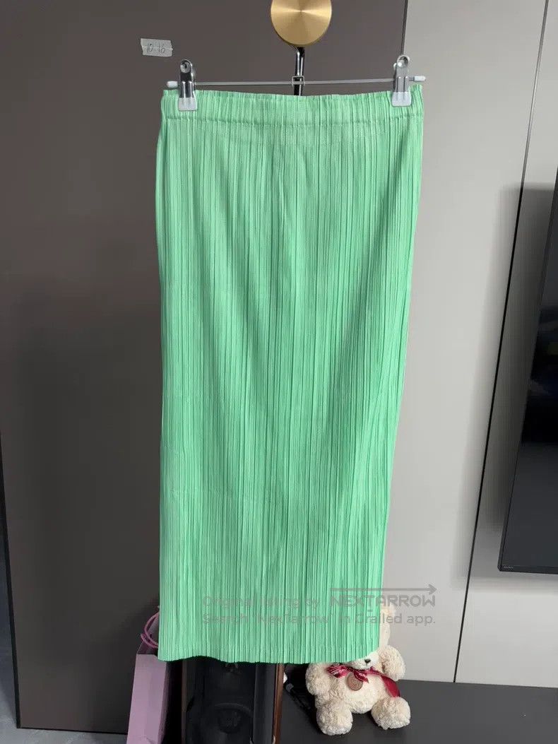 Issey Miyake Issey Miyake size:3 Green Midi Skirt Size 22" - 2 Thumbnail