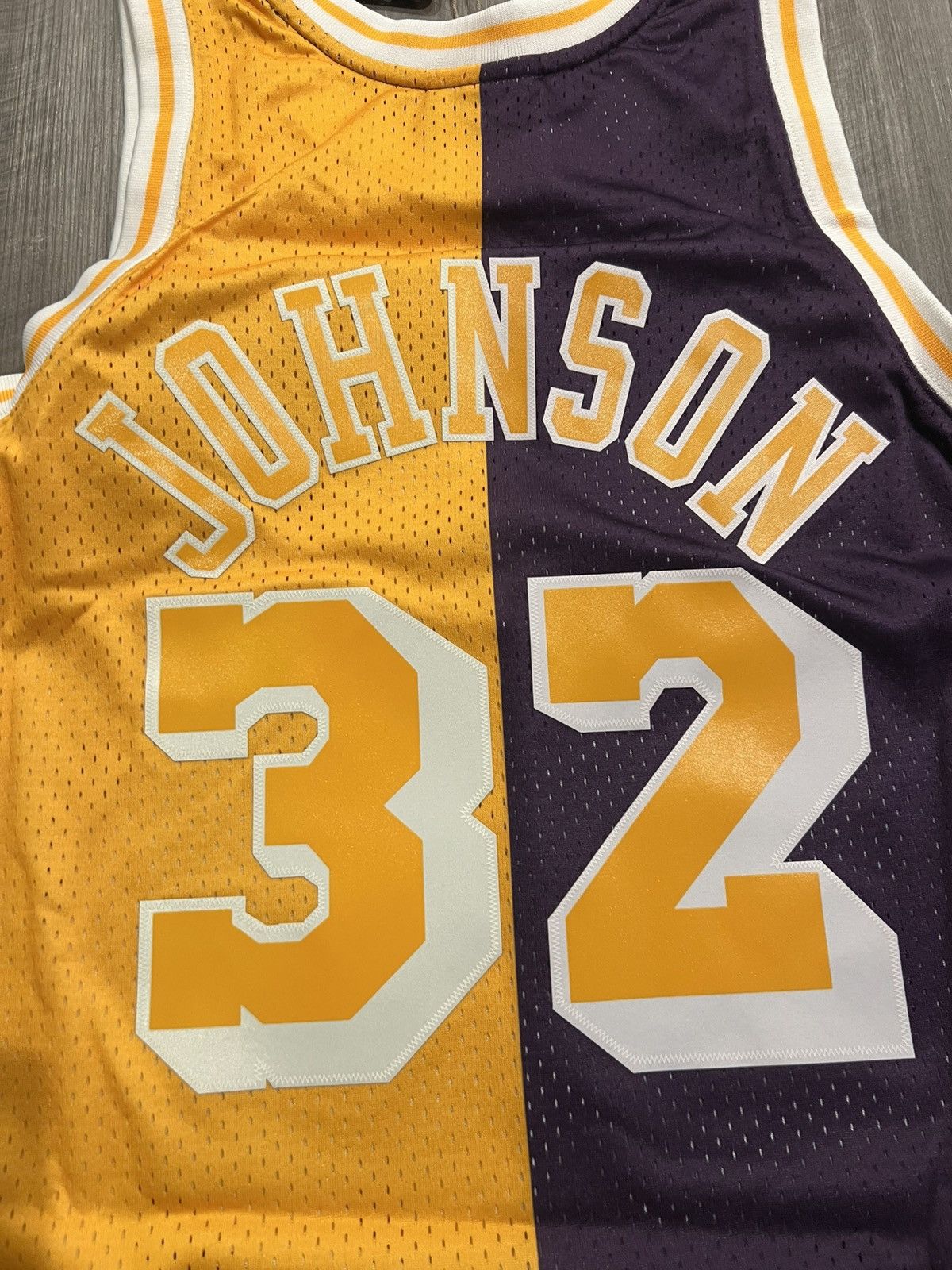 Mitchell & Ness Size M Mitchell & Ness Magic Johnson Gold Los Angeles Lakers Size US M / EU 48-50 / 2 - 4 Thumbnail