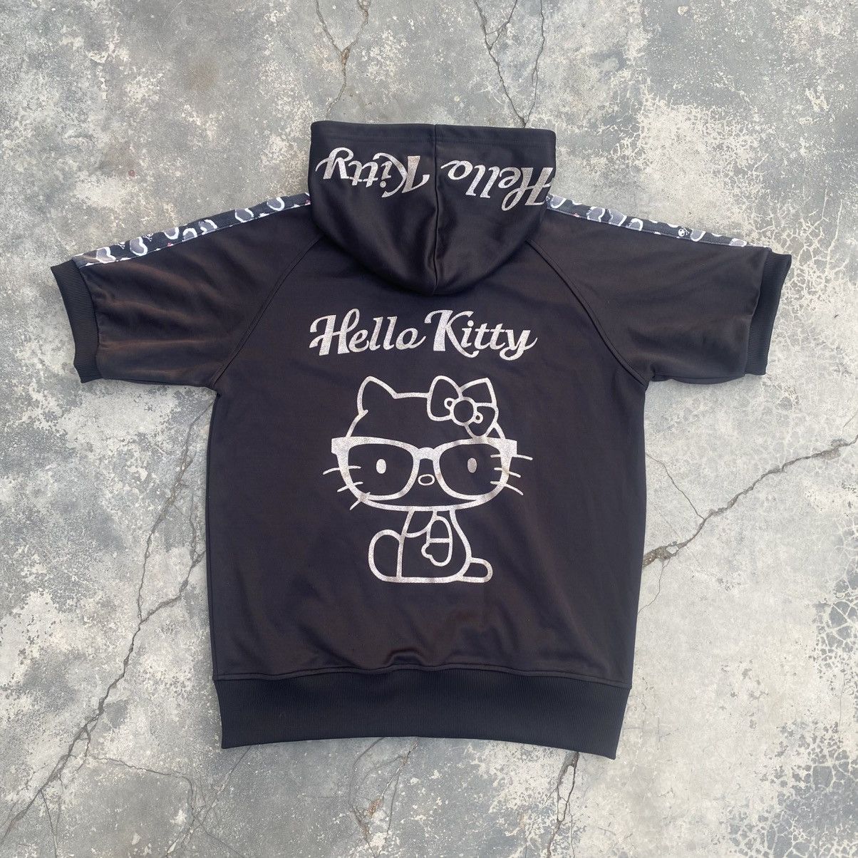 Japanese Brand Rare Hello Kitty Black Skull Hoodie Size US L / EU 52-54 / 3 - 1 Thumbnail