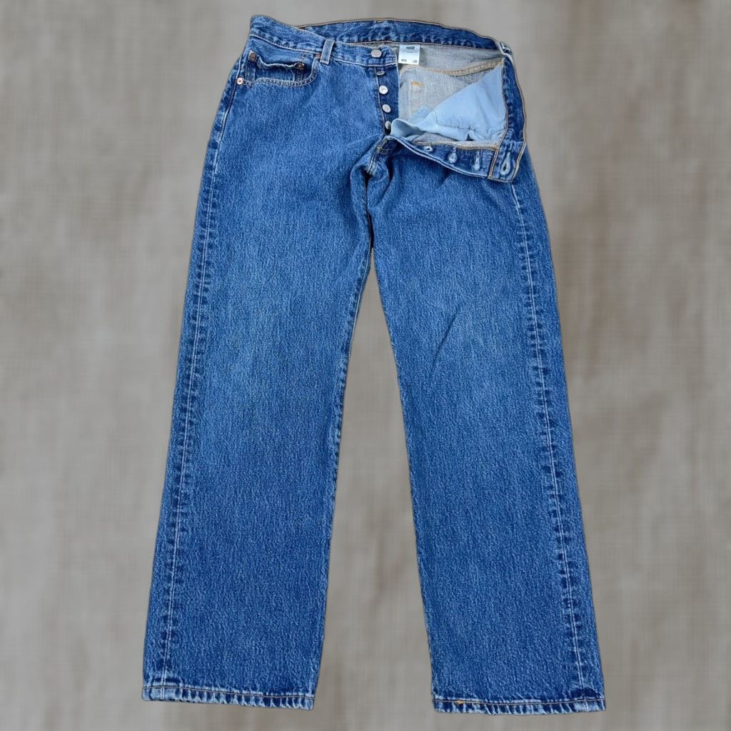 Levi's VINTAGE Levi's 501 Jeans Men 32x29 Straight Fit Medium Wash Button Fly Denim 5-Pocket Levis Classic Size US 32 / EU 48 - 1 Thumbnail