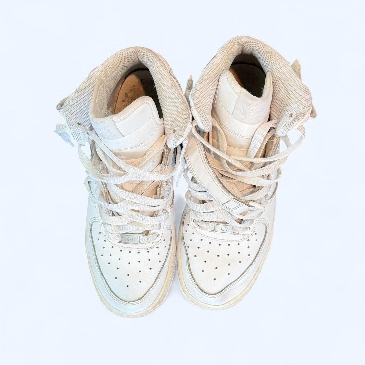 Nike Nike Women's white cream Trainers Size ONE SIZE - 5 Thumbnail