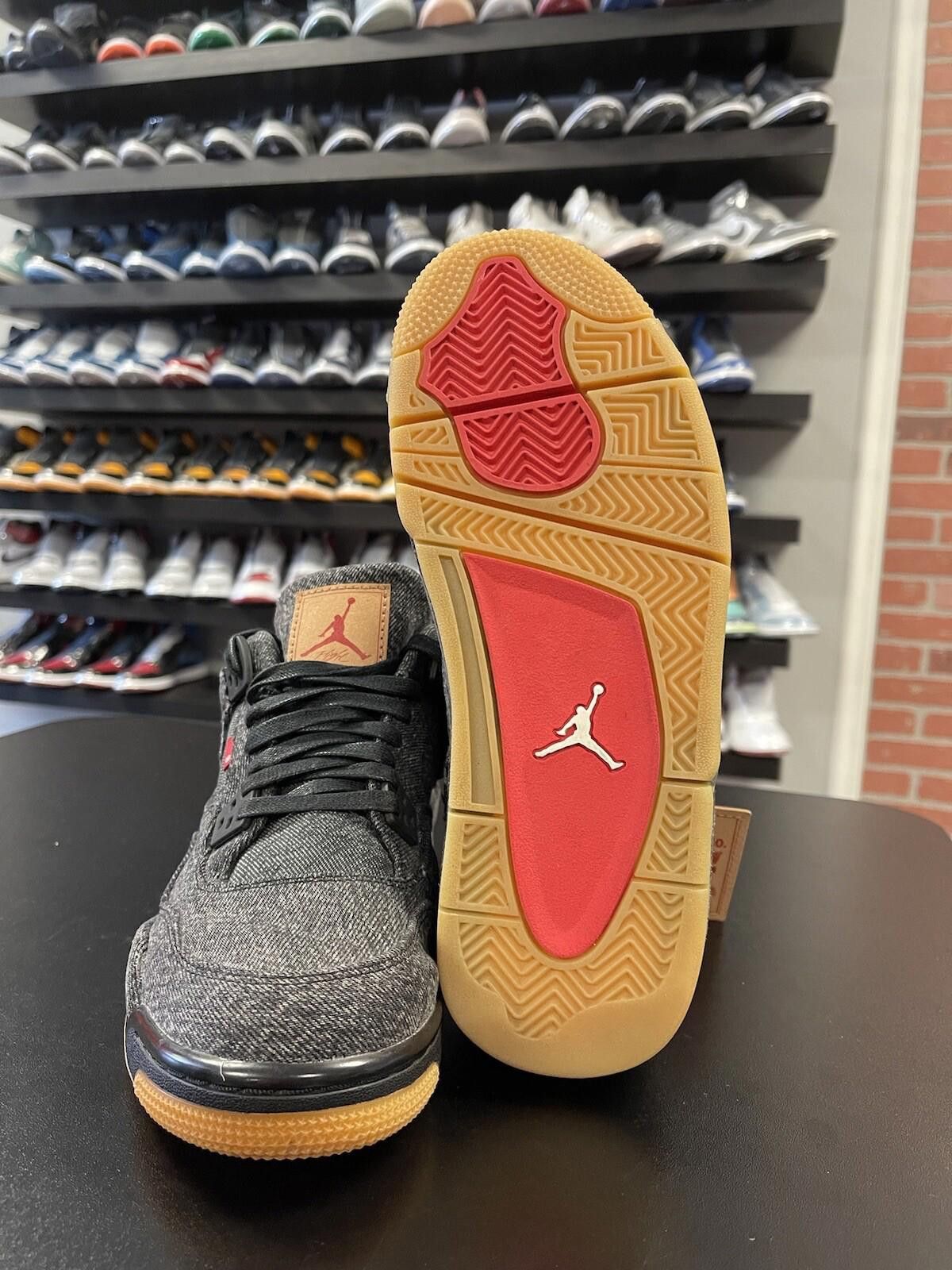Jordan Brand Size 6 - Levi's x Air Jordan 4 Retro Black Denim Very Clean Size US 6 / EU 39 - 8 Thumbnail