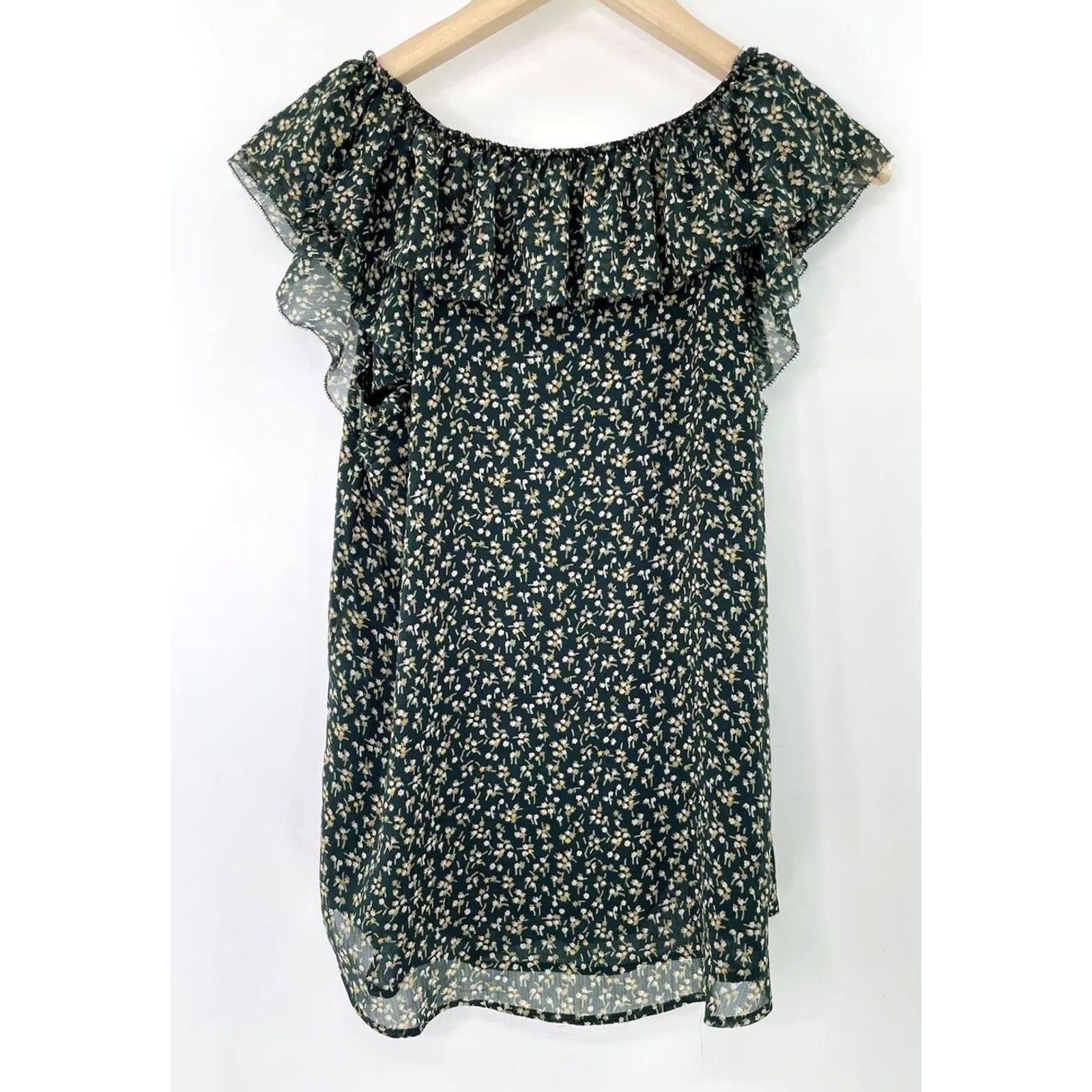 Loft LOFT Green Floral Short Ruffle Sleeve Blouse XS Chiffon Flutter Sleeve Round Neck Size XS / US 0-2 / IT 36-38 - 2 Thumbnail