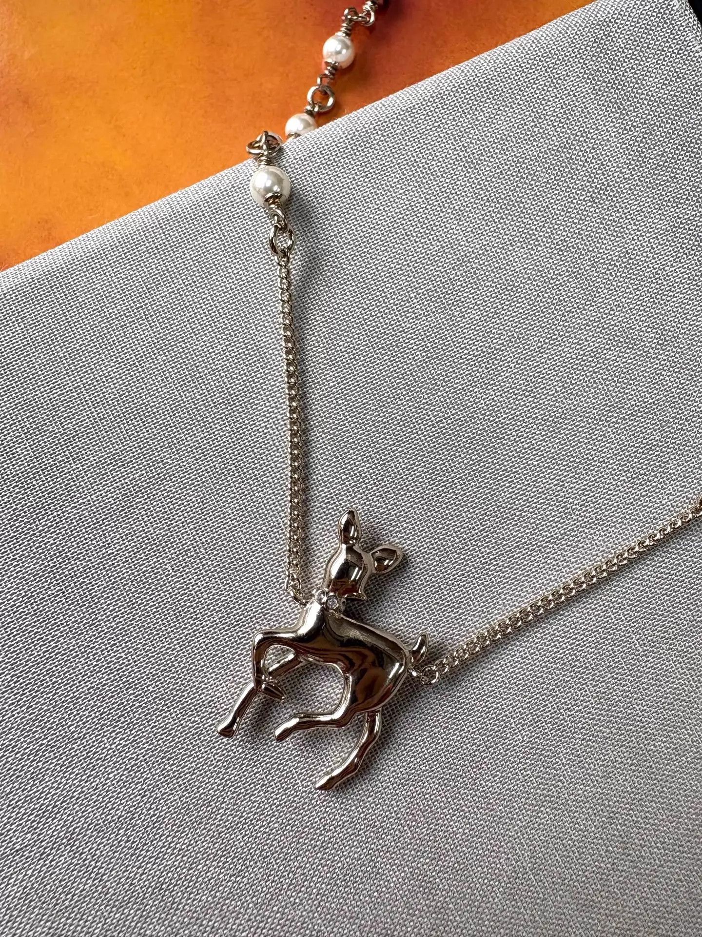Chanel Chanel 2025 Xmas Limited Deer Pearl Necklace Size ONE SIZE - 7 Thumbnail