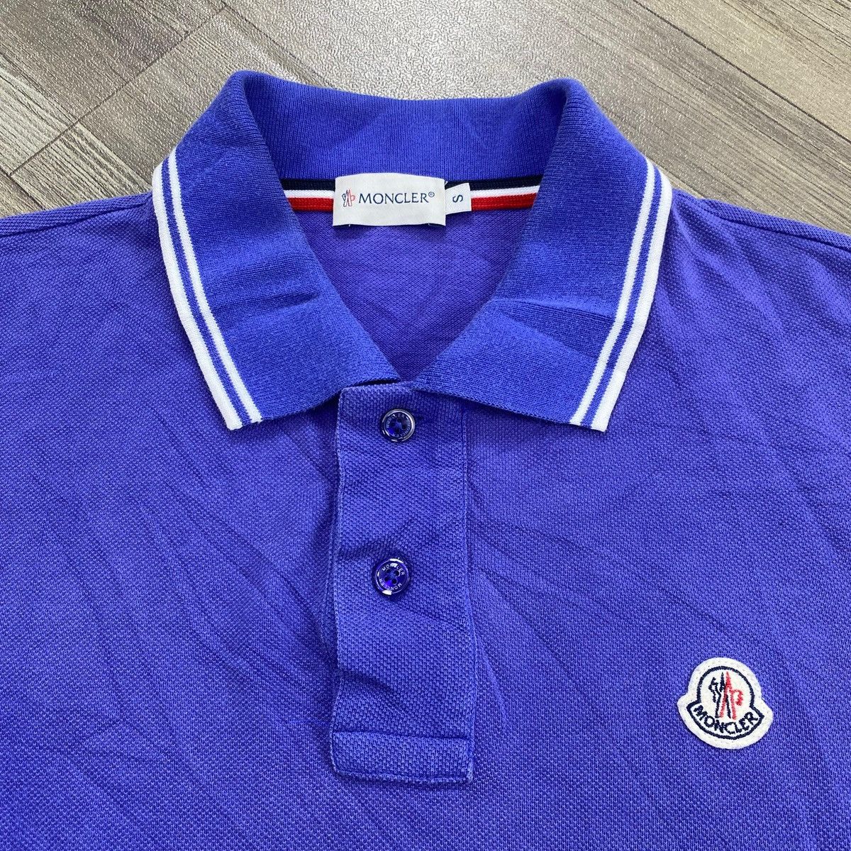 Moncler Vintage Moncler Maglia Polo Manica Corta Polo T-Shirt Luxury Size US S / EU 44-46 / 1 - 3 Thumbnail
