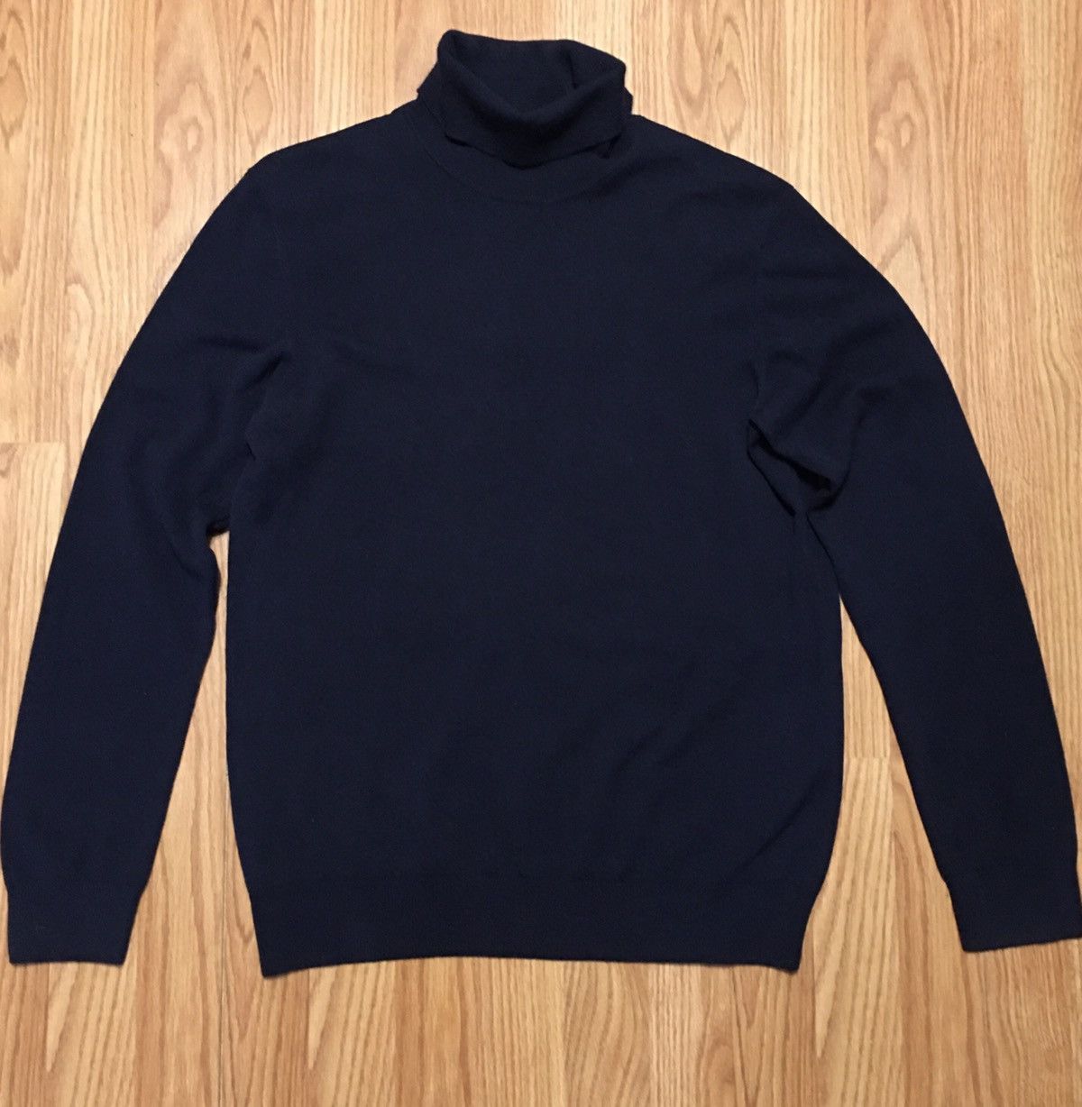 image of Johnstons Of Elgin 100% Cashmere Navy Sweater Size 42 In in Navy Blue, Men's