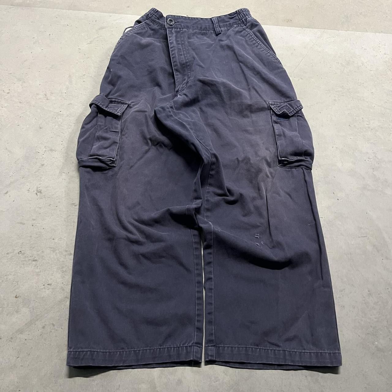 Vintage Vintage Y2K/2000s Really Nice Sun Fade Navy Blue Cargo Shorts With a baggy Fit! Size US 36 / EU 52 - 2 Thumbnail