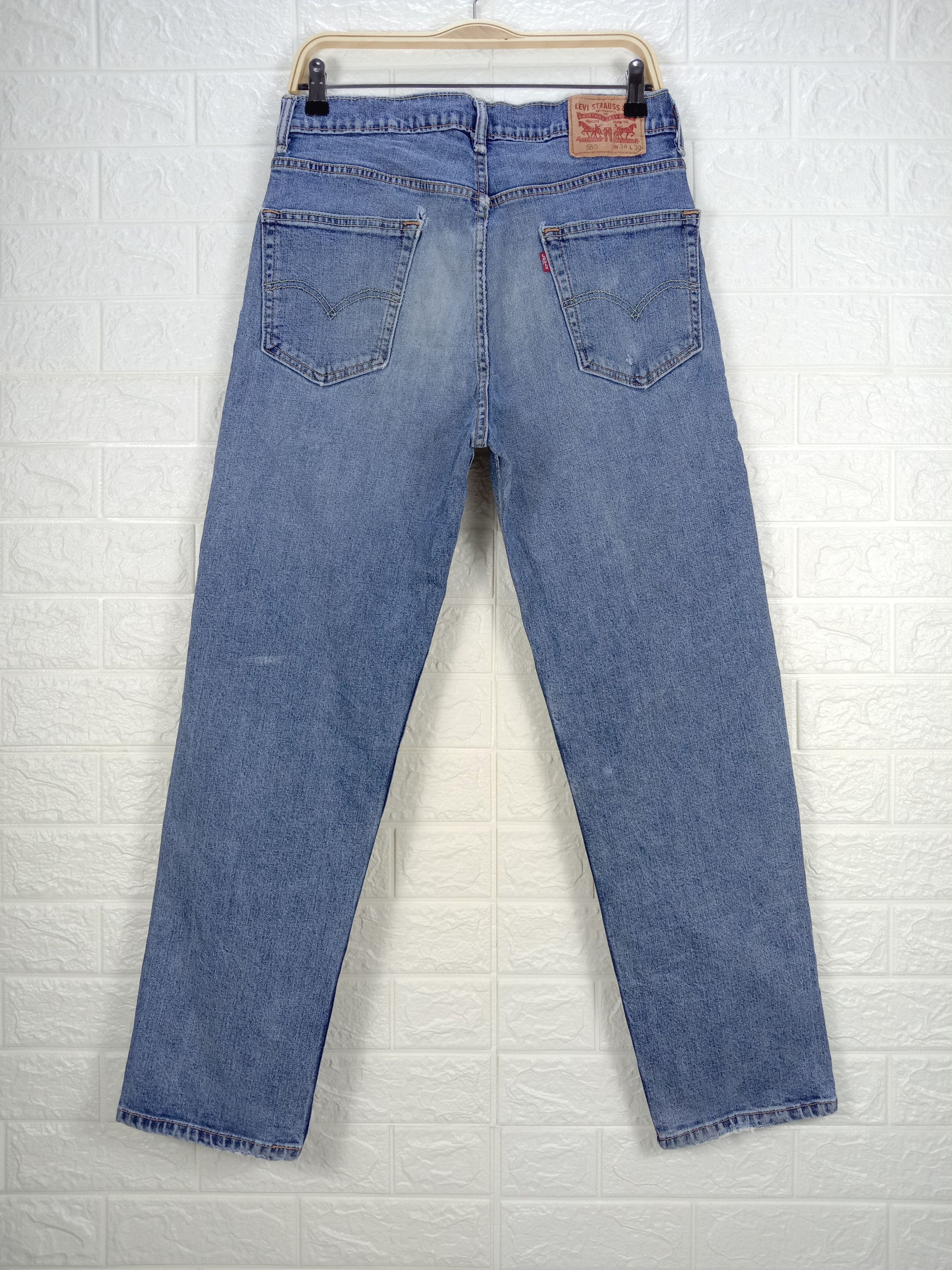 Levi's Vintage Levi's 550 Jeans Faded Blue Relaxed Fit Denim Size US 32 / EU 48 - 5 Thumbnail