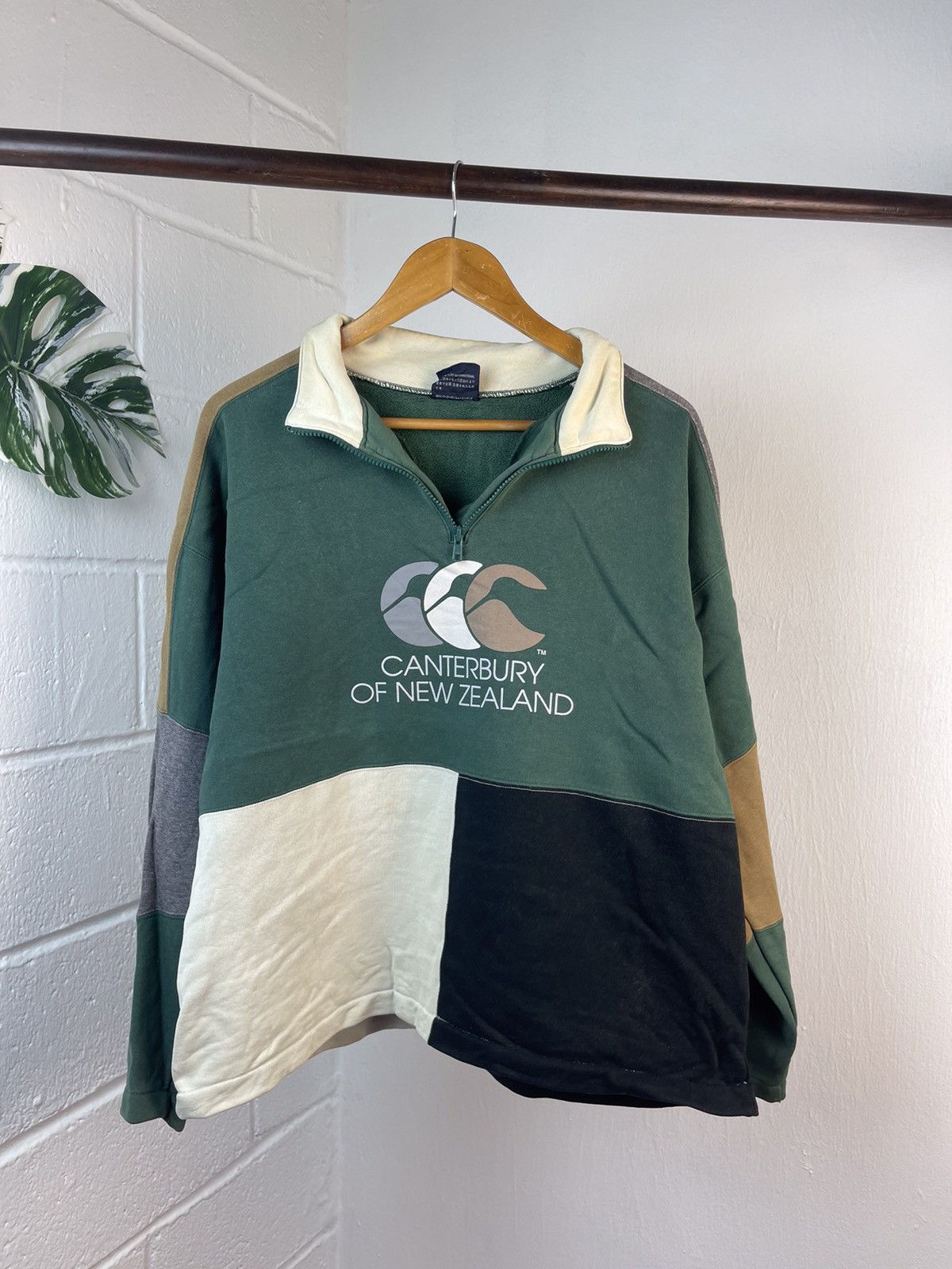 image of Canterbury Of New Zealand x Vintage 90's Canterbury Croped Colorblock Half Zip in Green (Size Large