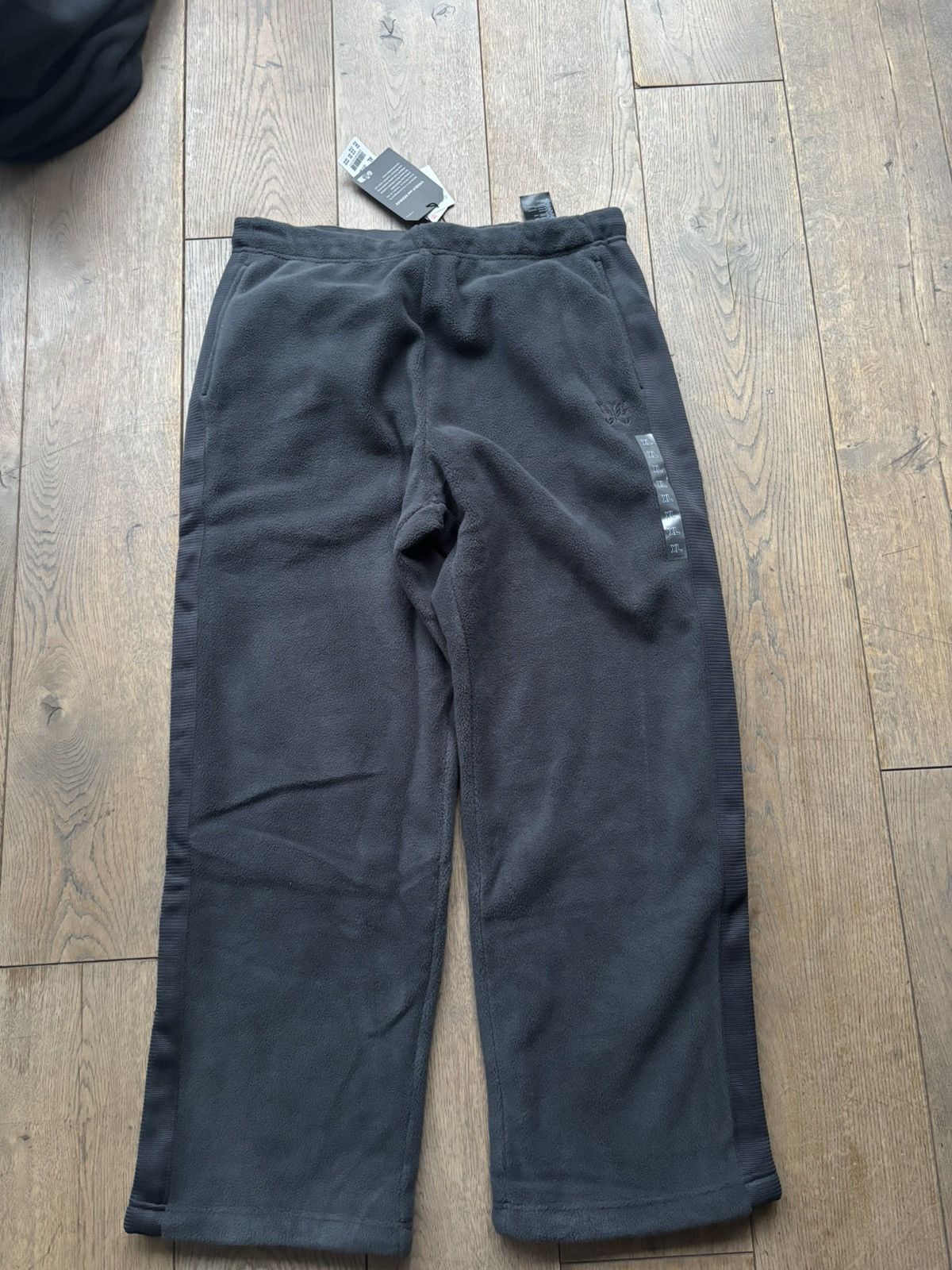 Needles Needles UNIQLO Fleece Wide leg trouser sweat pants XL Gray Size US 36 / EU 52 - 1 Thumbnail