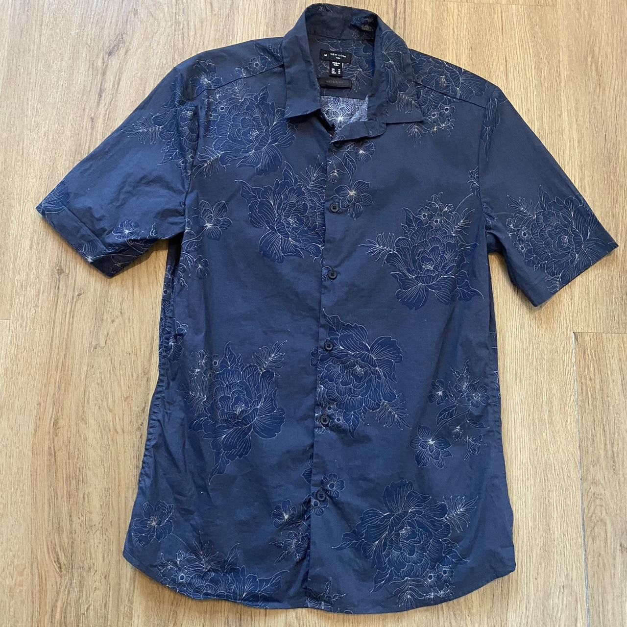 Other Black short sleeve button up shirt with white floral Size US M / EU 48-50 / 2 - 1 Thumbnail